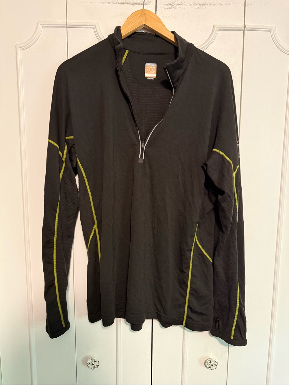 Icebreaker Men's Black Lightweight 200 Merino Base Layer with Lime Accents